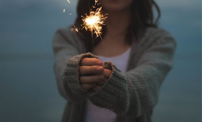 sparkler-677774_1280.jpg