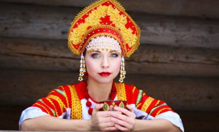 depositphotos_43913947-stock-photo-russian-girl-in-a-kokoshnik.jpg