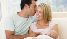 PAR-I-BEBA-depositphotos_4770556-stock-photo-couple-in-living-room-with.jpg